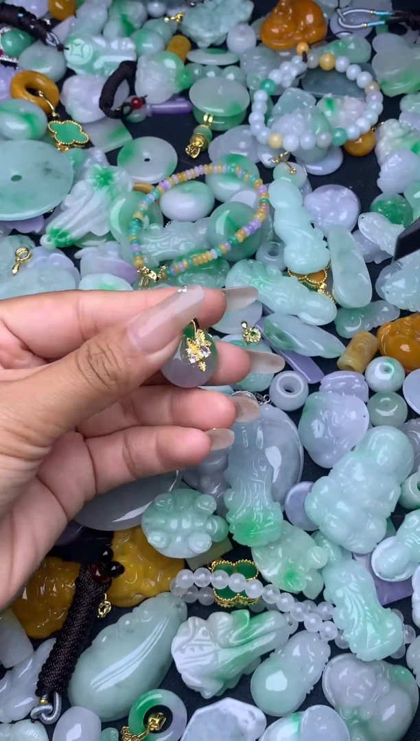 翡翠未镶嵌颈饰天然缅甸翡翠吊坠
