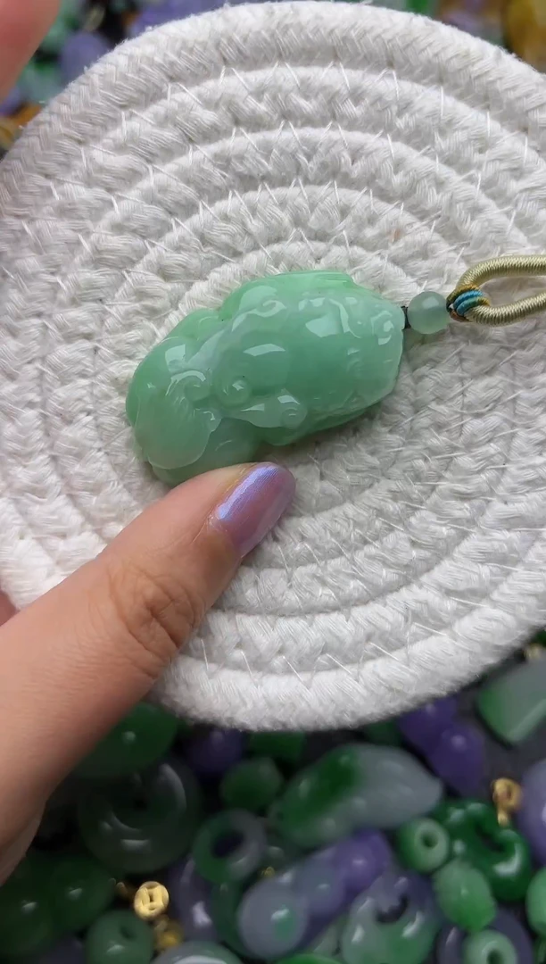 颈饰未镶嵌翡翠缅甸翡翠吊坠