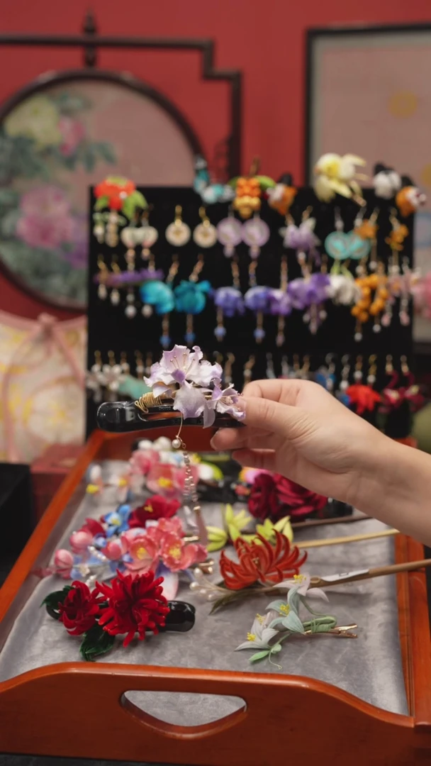 刺绣非遗绒花手工饰品