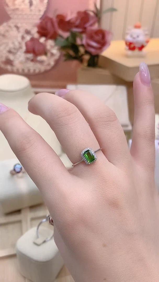 银S925镶嵌透辉石戒指方切