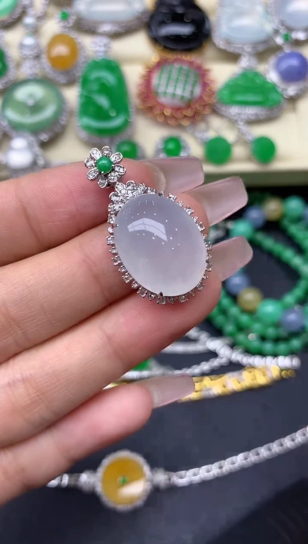 颈饰18K金镶嵌翡翠330-翡翠雪姐天天见