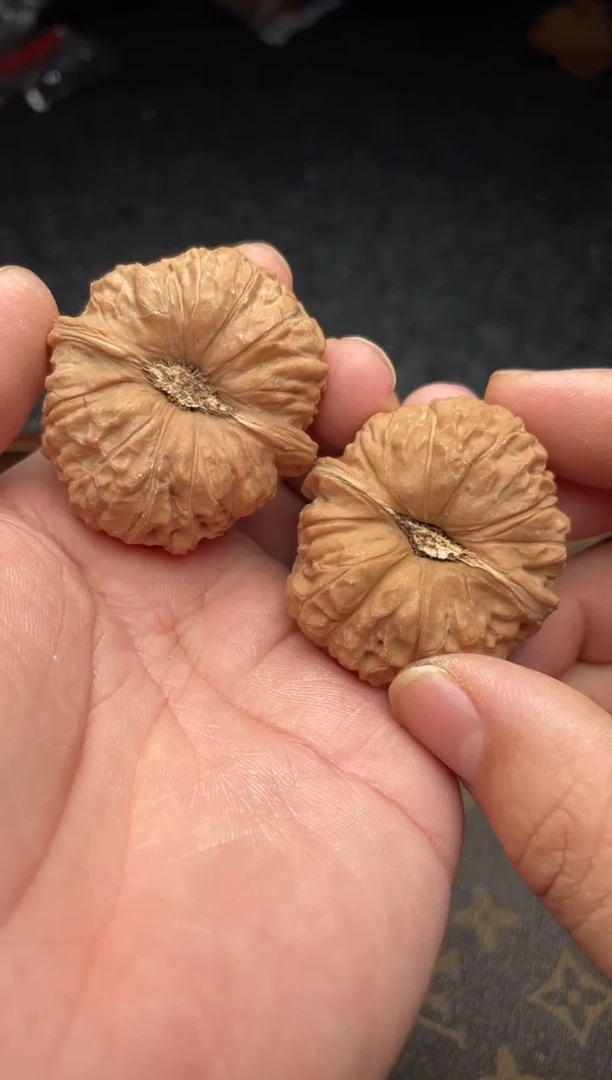 把件文玩核桃 B  258号   42尺南瓜墩