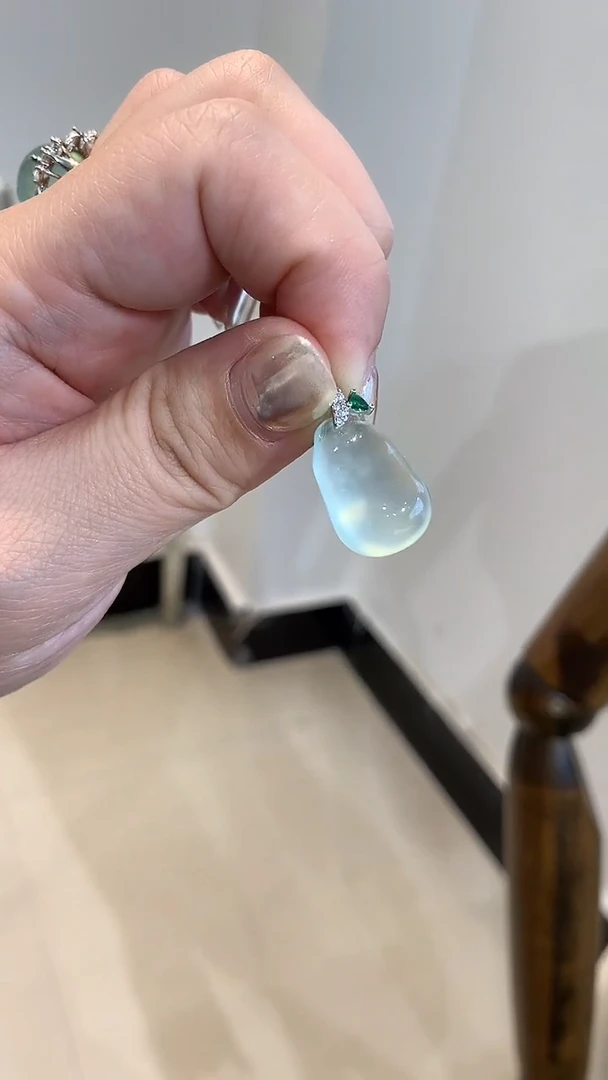 未镶嵌蛇纹石玉吊坠(不含链)福瓜