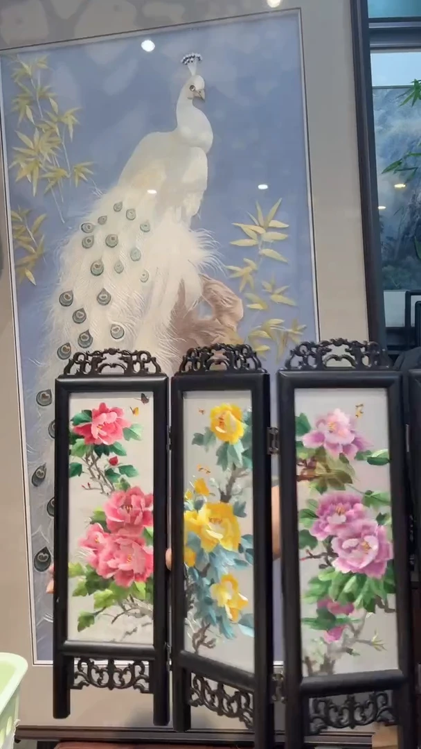 刺绣非遗苏绣手工刺绣白孔雀