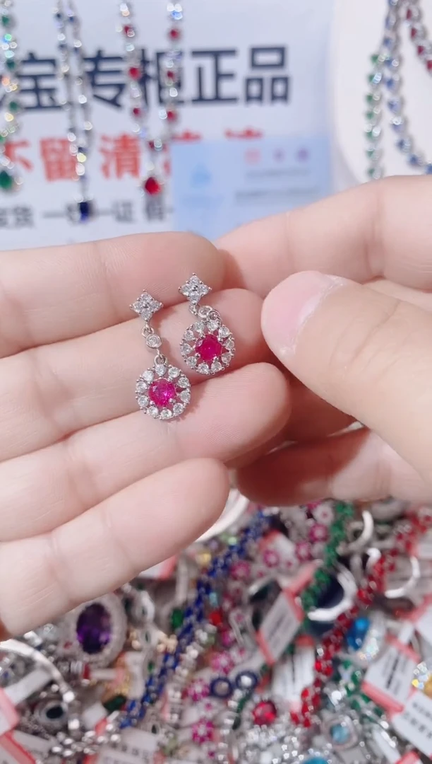 未镶嵌耳饰红宝石