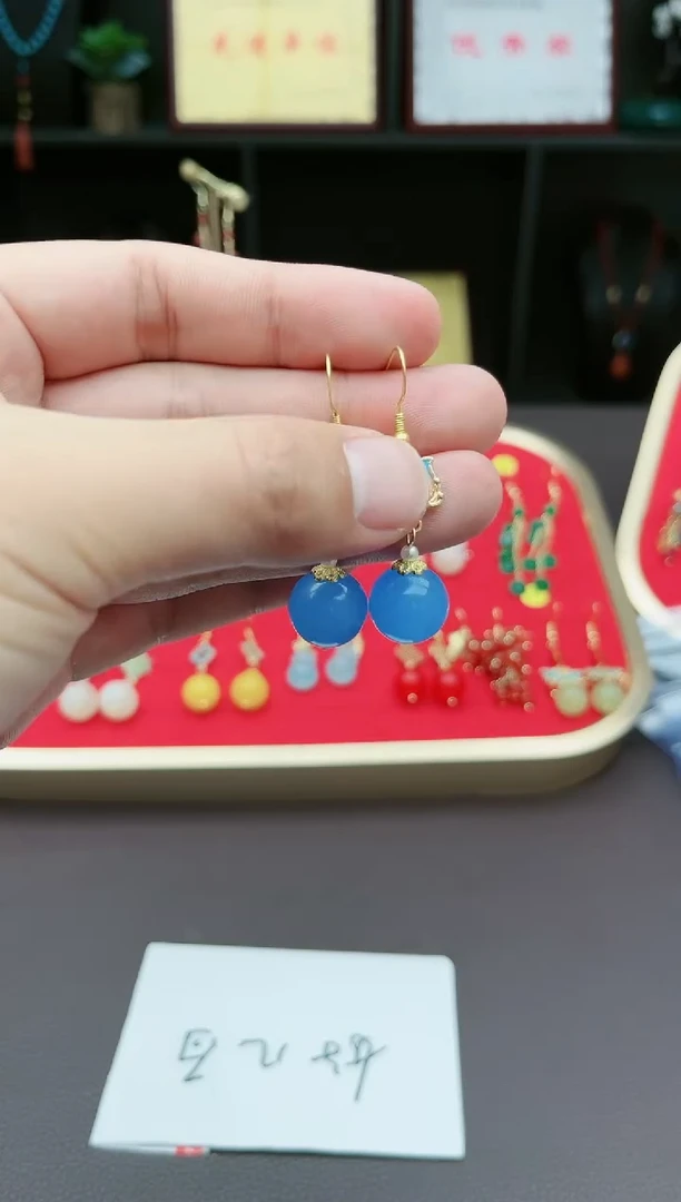 【闪购商品】玛瑙/玉髓耳钉银S925镶嵌蓝色14m