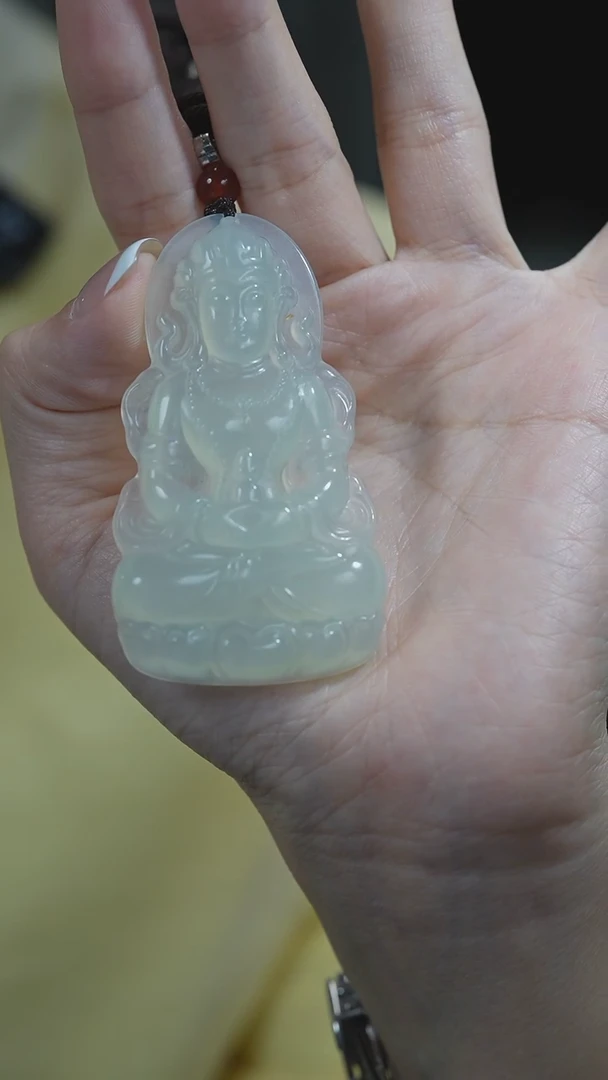 未镶嵌岫玉颈饰观音