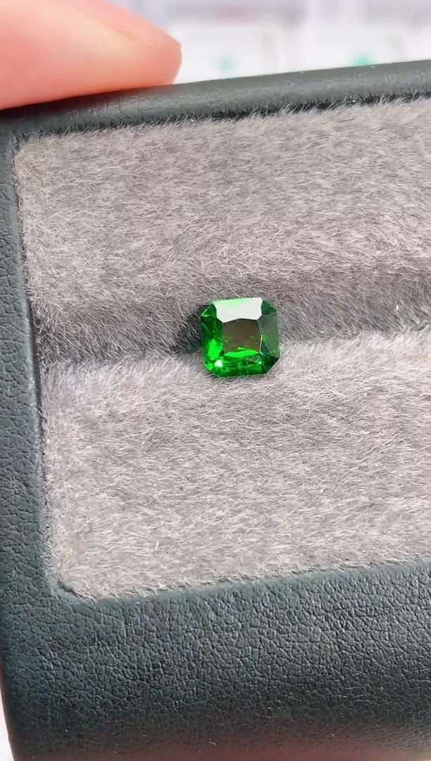 未镶嵌透辉石裸石1.22ct-73天然透灰石