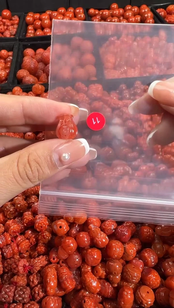 颈饰未镶嵌南红玛瑙1