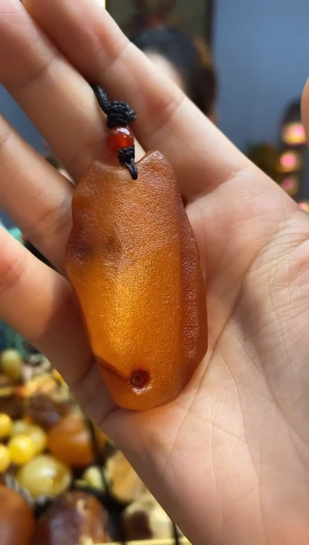 琥珀颈饰未镶嵌吊坠