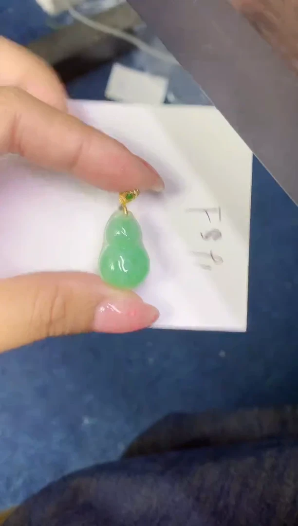 翡翠未镶嵌颈饰缅甸天然翡翠A货