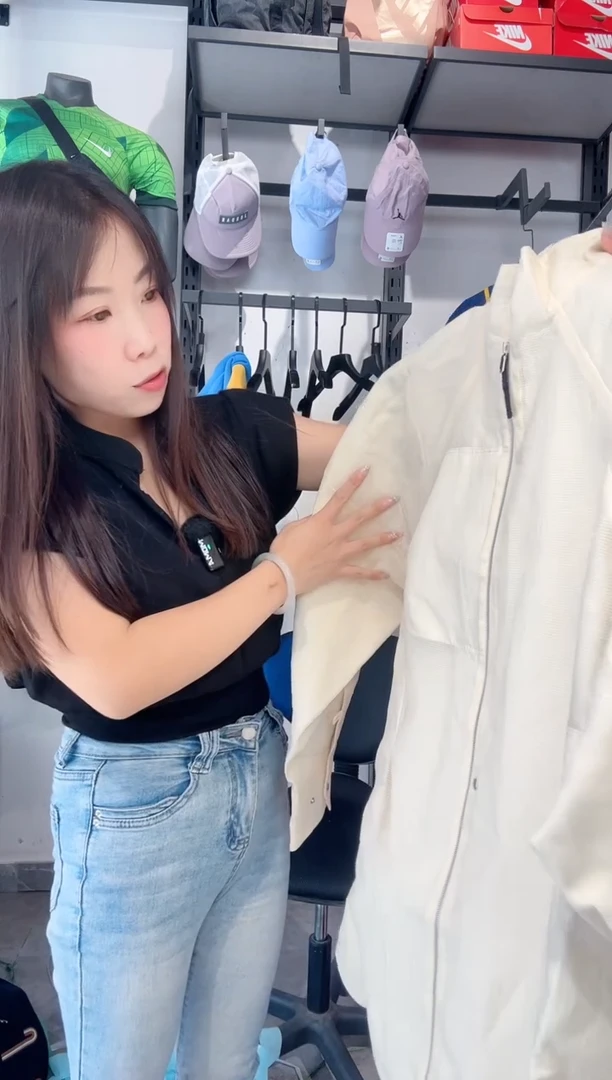1694 编码 瑕疵款直播间过款为准 尺码 150XS