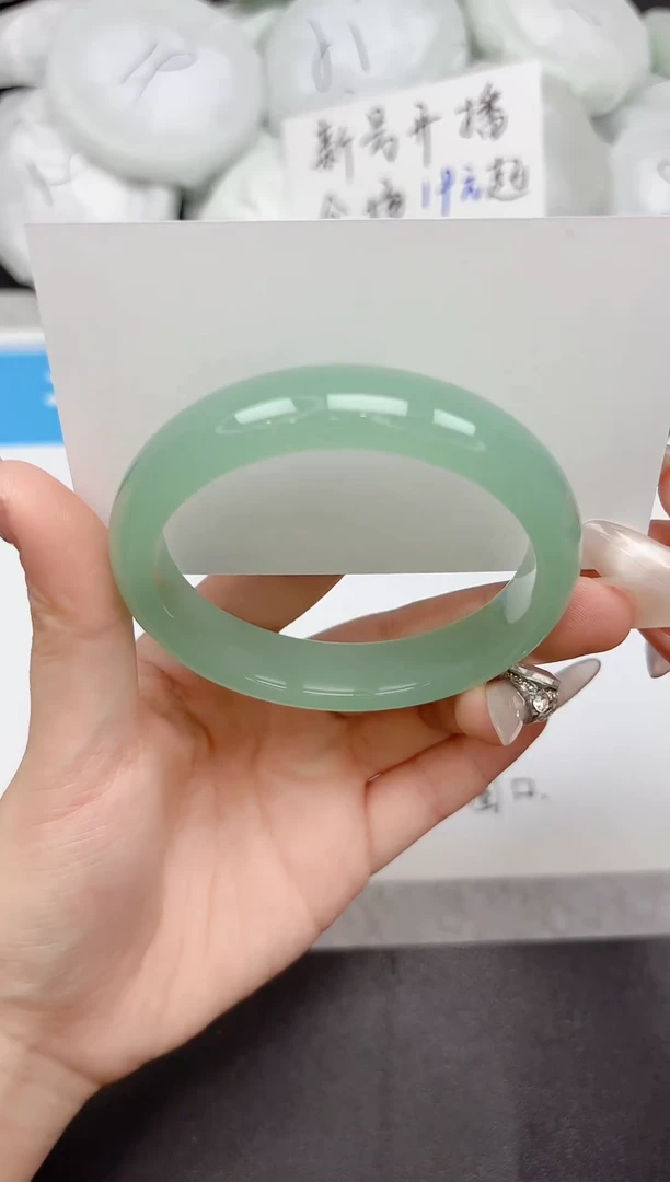 未镶嵌手镯石英质玉84-56-58
