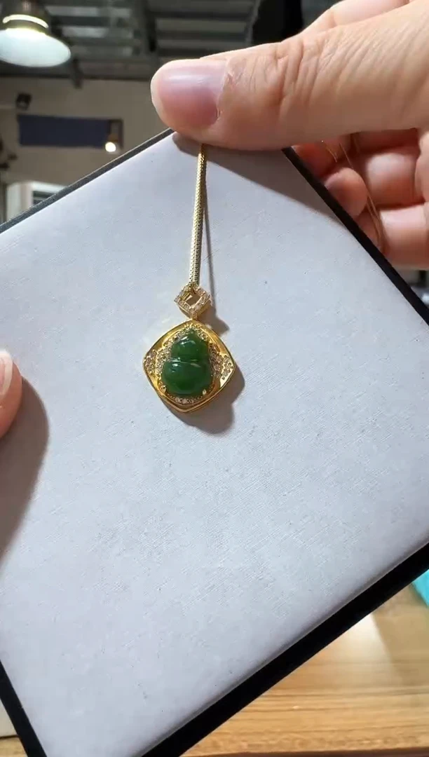 吊坠(赠链)未镶嵌和田玉优0068