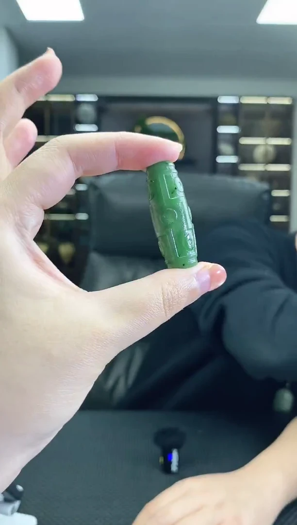 颈饰未镶嵌和田玉桶珠吊坠