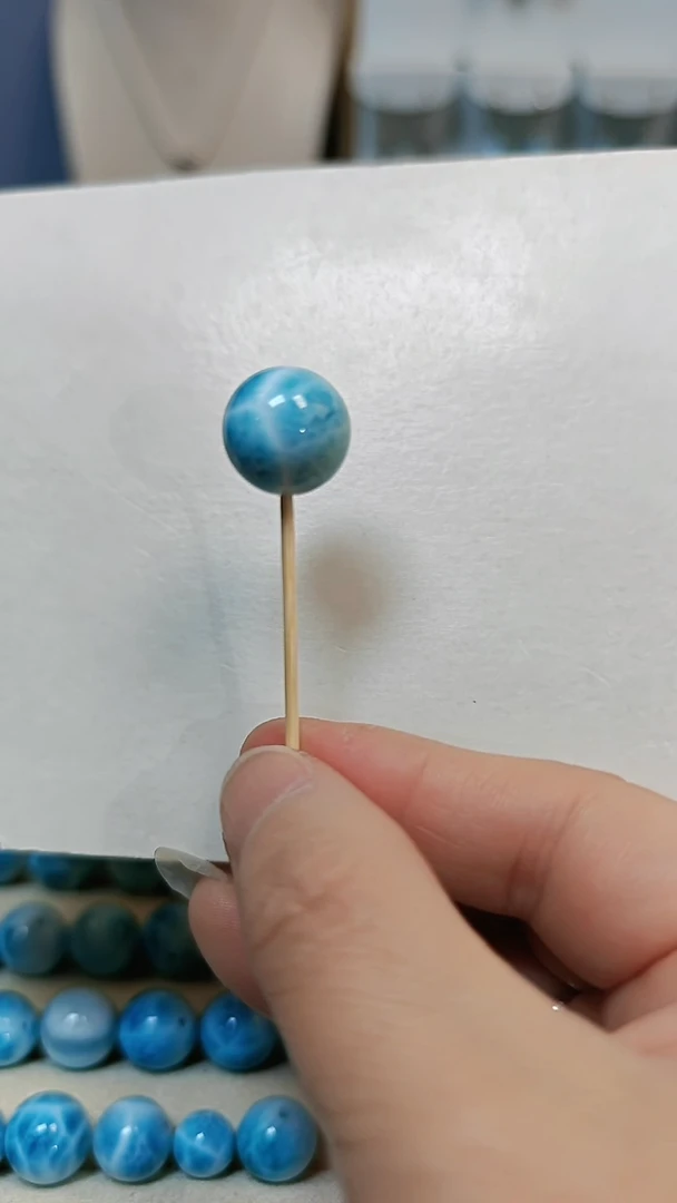 针钠钙石（海纹石）未镶嵌珠宝半成品多样性发一颗