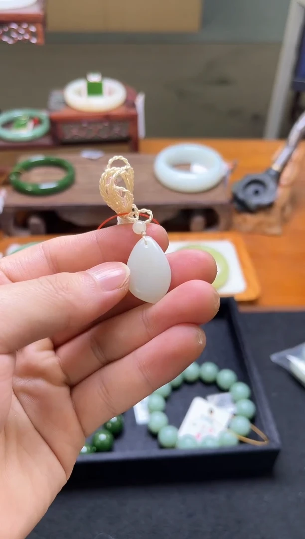 吊坠(不含链)未镶嵌和田玉新疆米达 随形