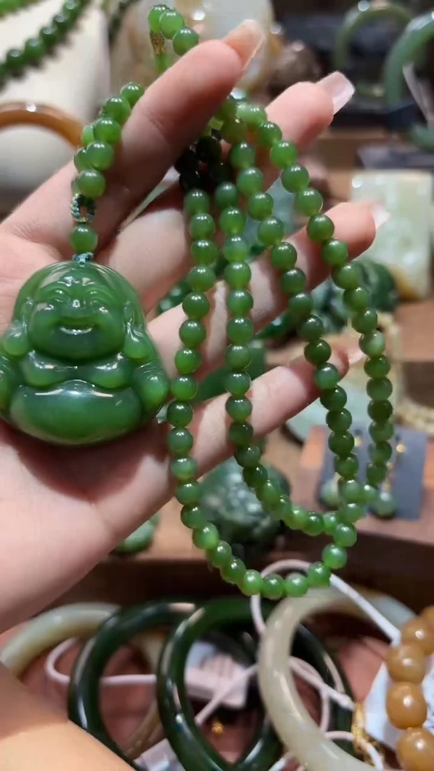 颈饰未镶嵌和田玉（碧玉）1