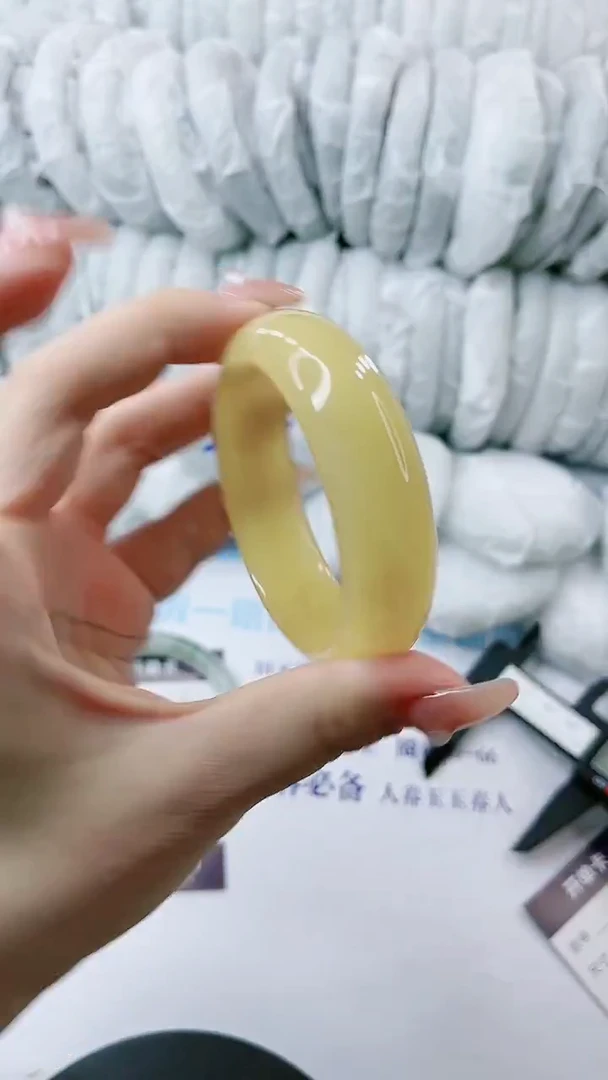 【闪购商品】石英质玉手镯未镶嵌多样性发货D83