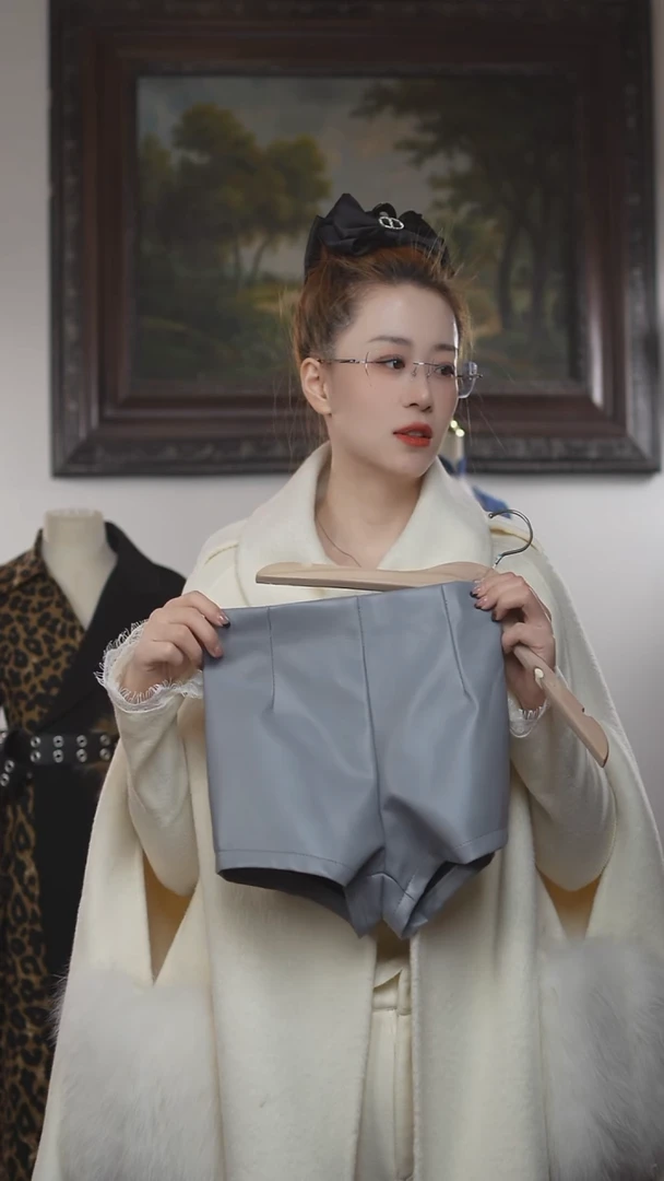 130码灰色皮短裤艺桐轩儿童潮服