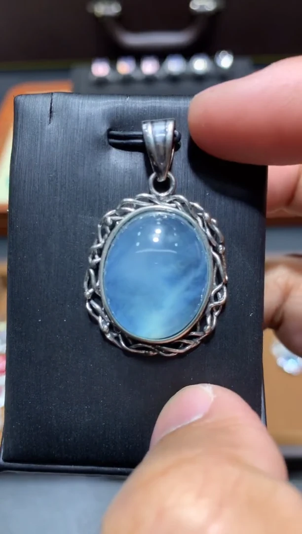 未镶嵌颈饰海蓝宝石W91