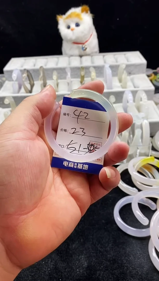 玛瑙/玉髓手镯未镶嵌42