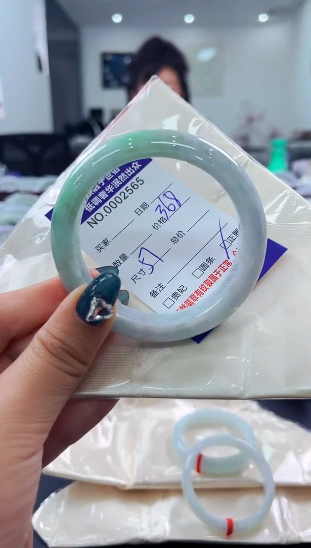 翡翠手镯未镶嵌天然缅甸A货翡翠