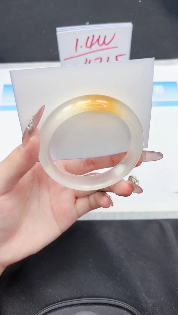 【闪购商品】石英质玉手镯未镶嵌256-56.6