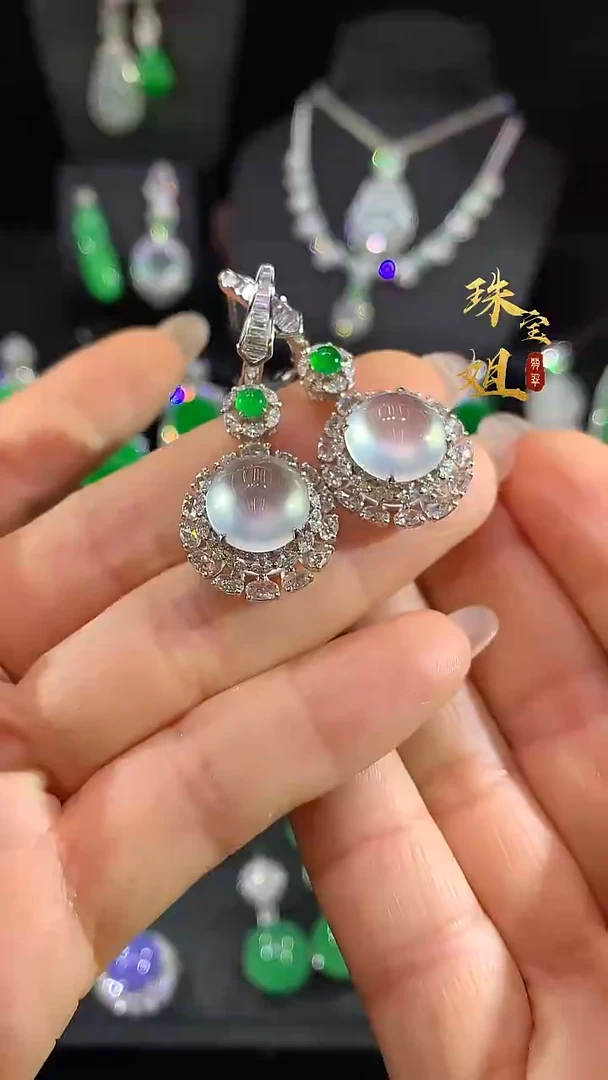 18K金镶嵌翡翠耳饰耳饰