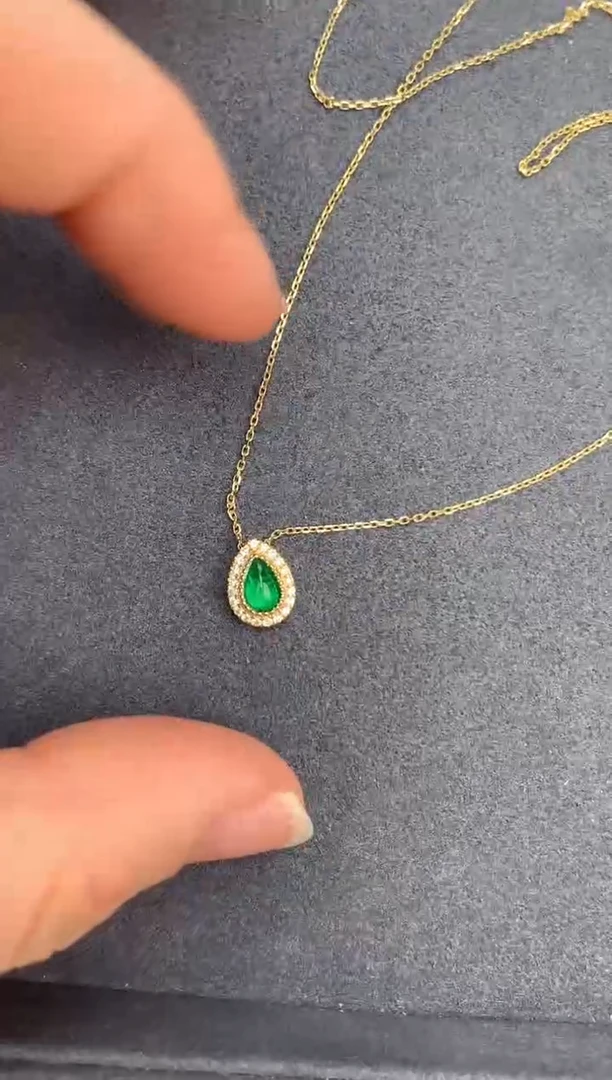 【闪购商品】祖母绿颈饰18K金镶嵌25分祖母绿项链