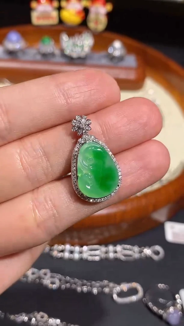 【闪购商品】翡翠颈饰18K金镶嵌吊坠