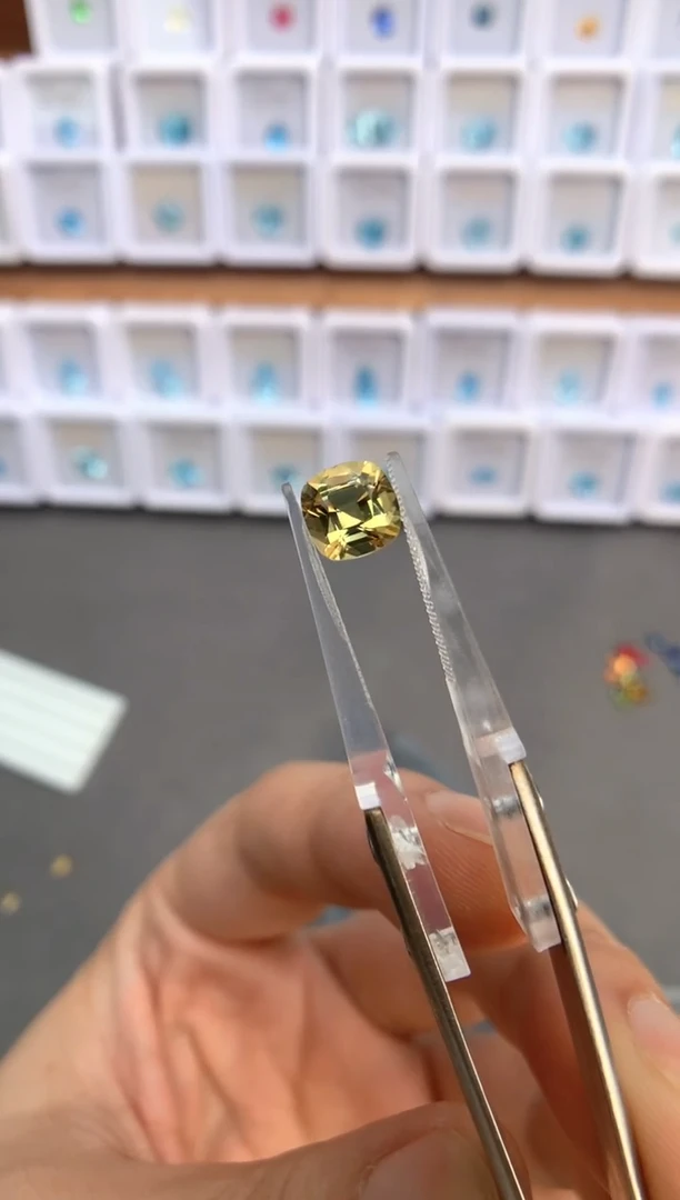 未镶嵌裸石定制绿柱石1.39ct