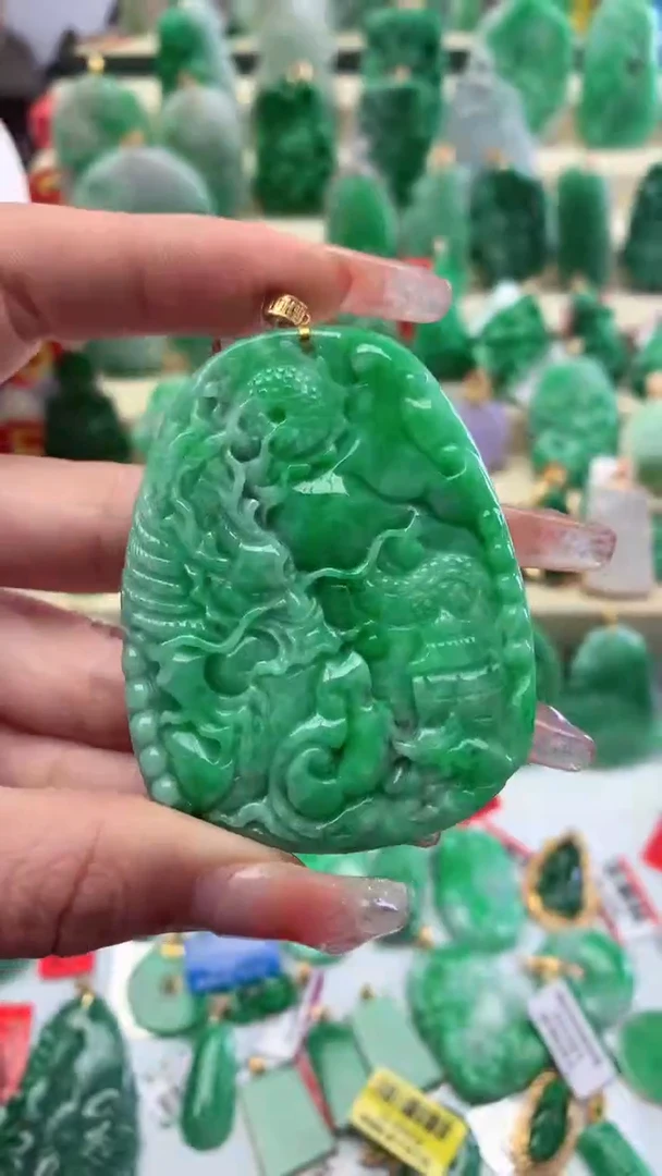 【闪购商品】翡翠颈饰18K金镶嵌挂件