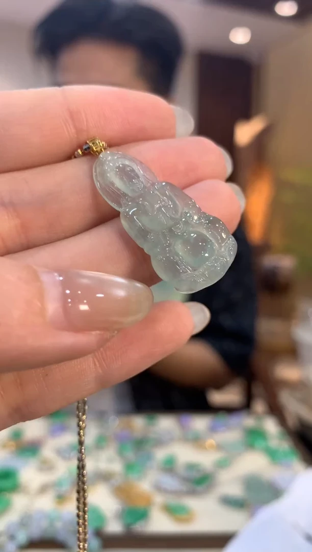 翡翠18K金镶嵌吊坠(不含链)观音