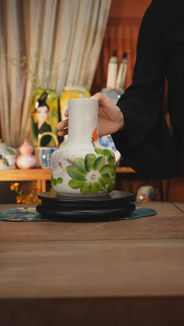现代 景德镇设计师釉下手绘陶瓷花瓶