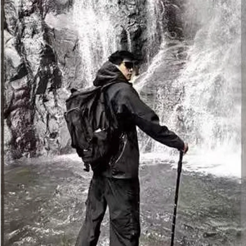 冬季爆款户外休闲舒适MC男女款羽绒服  138  4