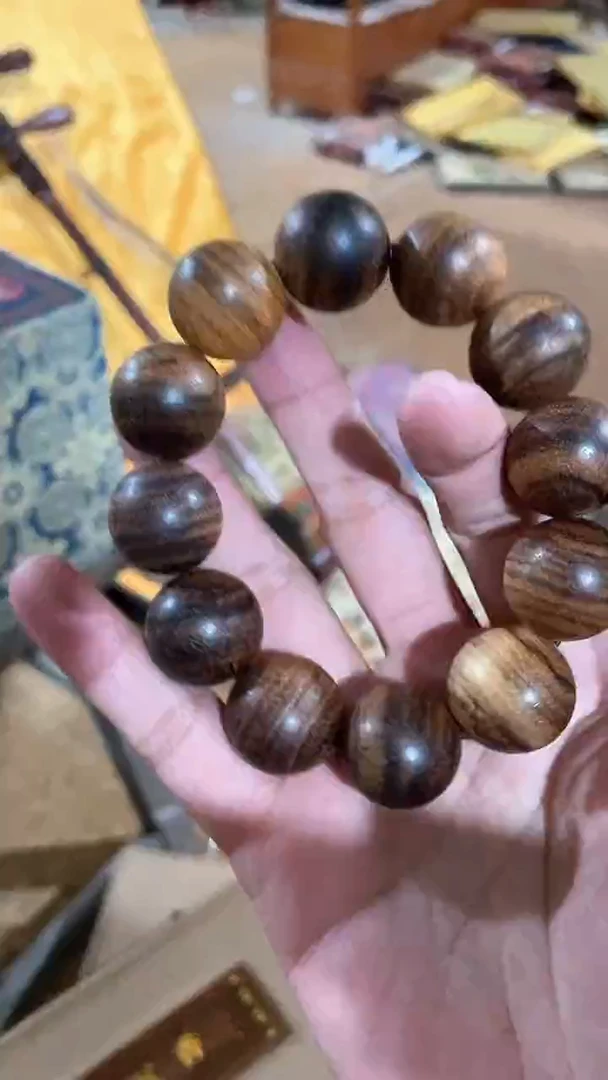 【闪购商品】香樟木手串/手链--------70