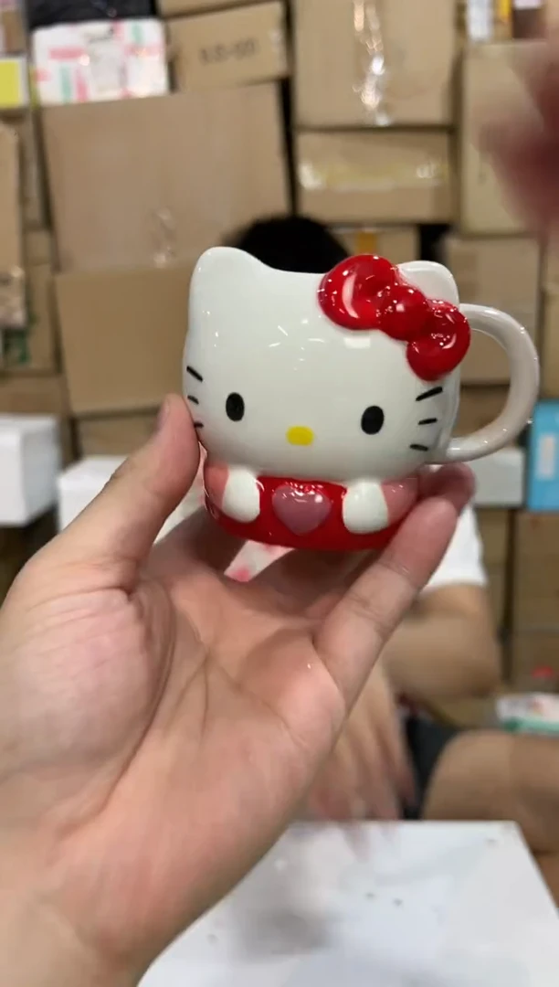 瓷片kt猫抱爱心一口杯 微瑕