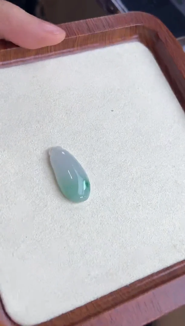 翡翠挂件未镶嵌福瓜发一件