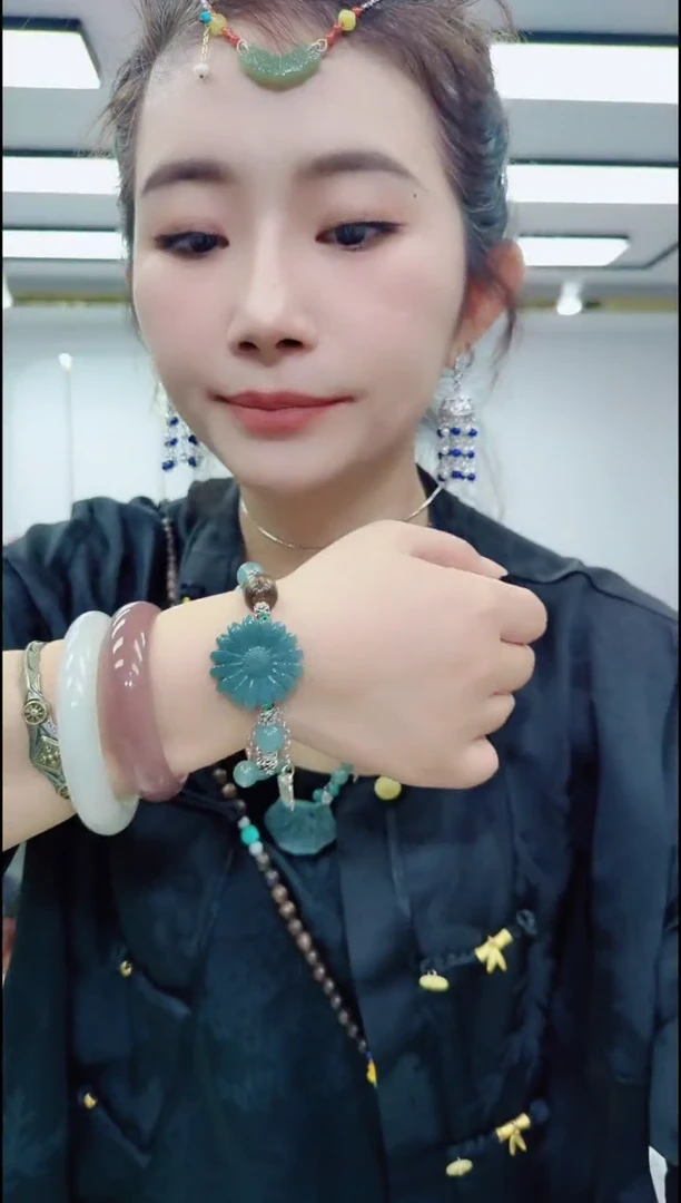 翡翠未镶嵌颈饰04103翡翠小雏菊单圈
