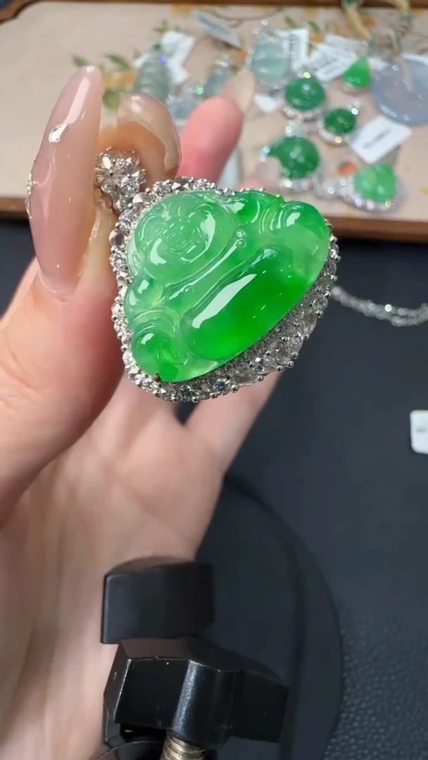 【闪购商品】翡翠吊坠(不含链)18K金镶嵌55 分单