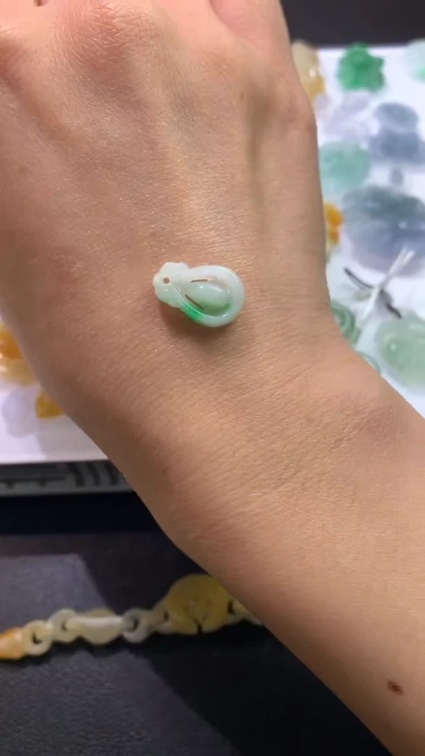 未镶嵌定制翡翠毛货