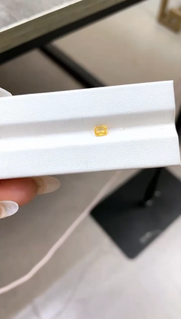 【闪购商品】彩色蓝宝石裸石未镶嵌天然黄蓝宝裸石