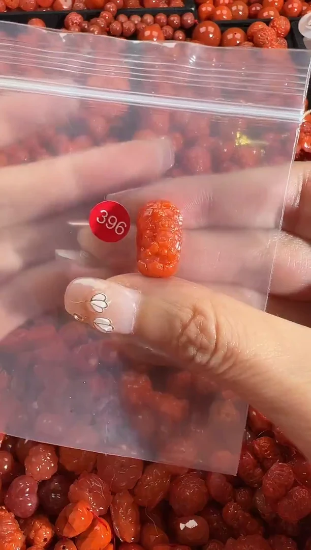 颈饰未镶嵌南红玛瑙1