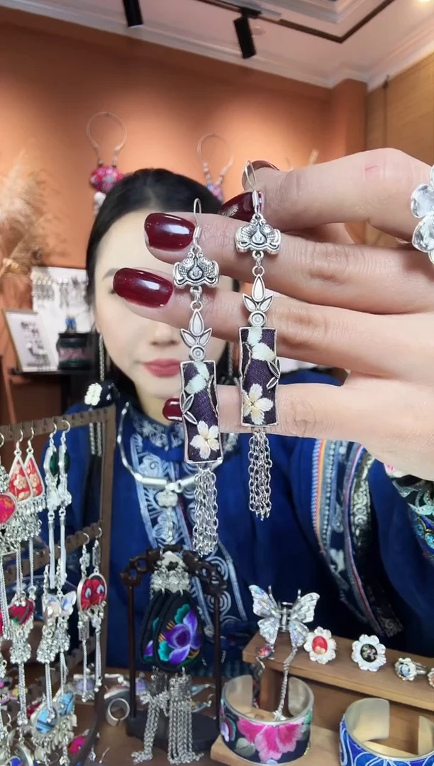 【闪购商品】刺绣纯手工民族风耳环