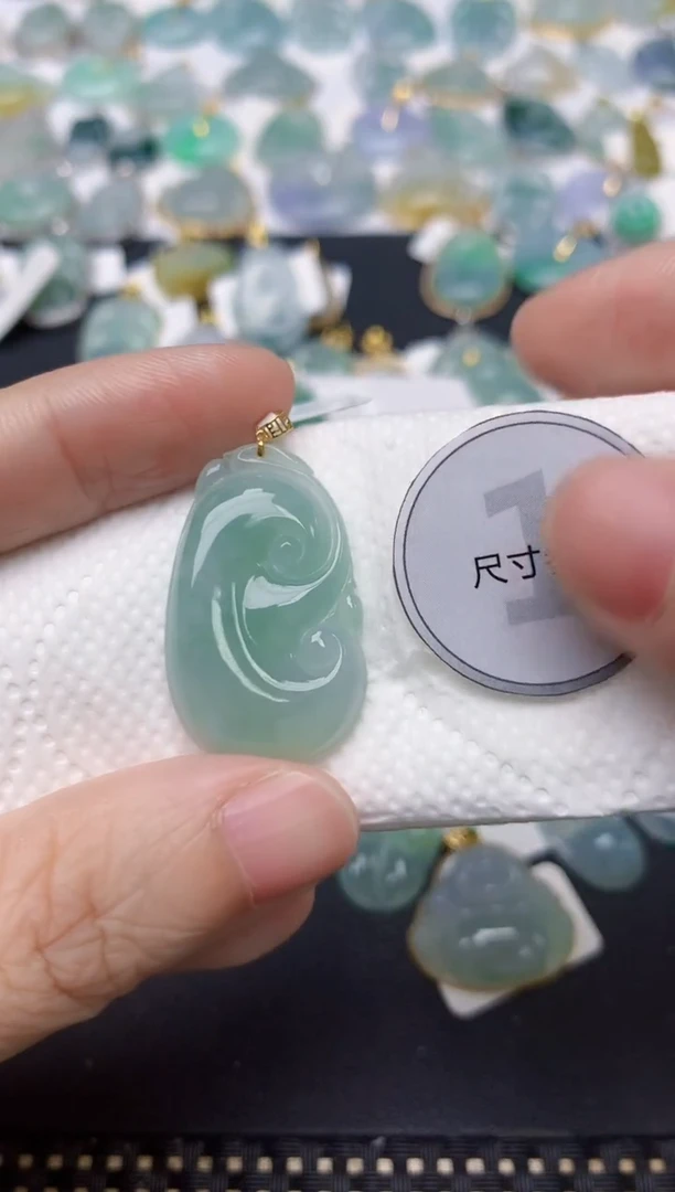 颈饰18K金镶嵌翡翠天然缅甸A货翡翠