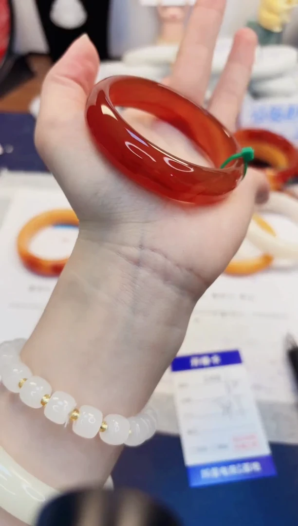 【闪购商品】石英质玉手镯未镶嵌246-玛瑙-圈口54