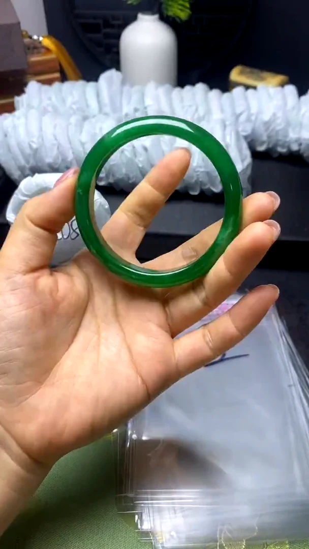 时尚女款缅料手镯113