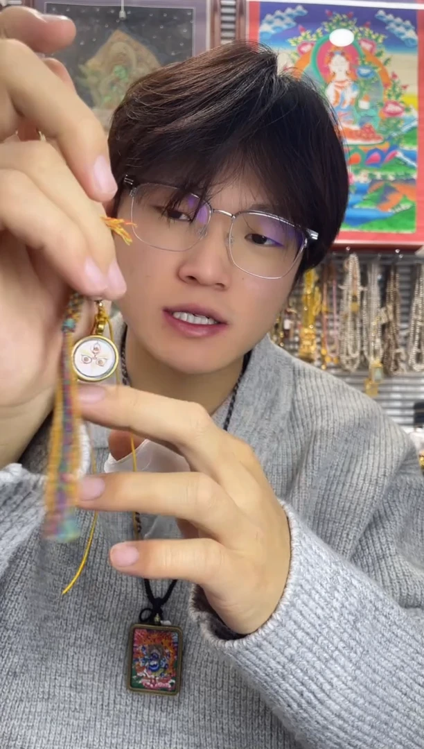 吊坠白cc  纯手绘唐卡（非质量问题 不退不换）