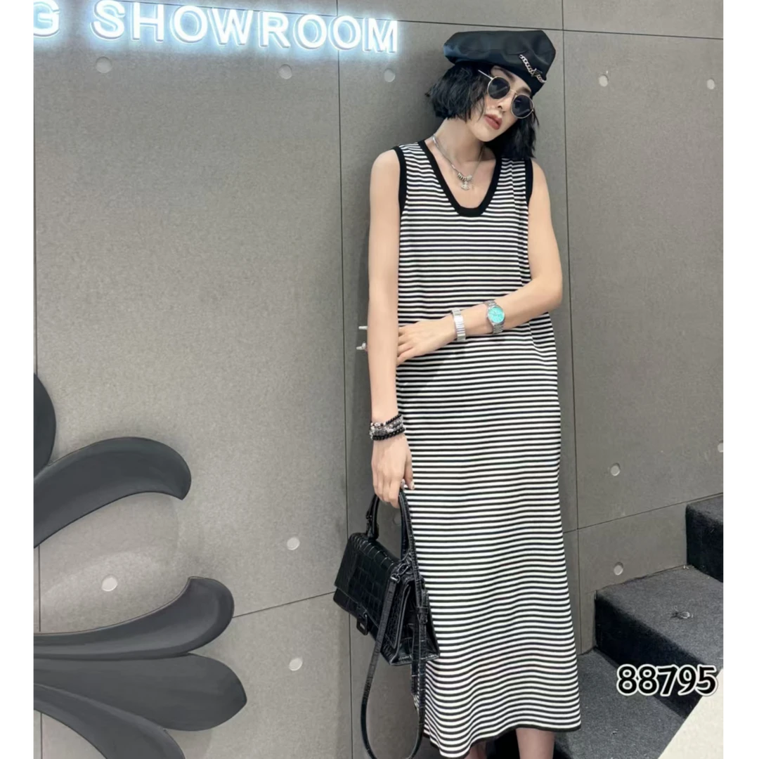 D88795黑白条纹V领无袖背心连衣裙